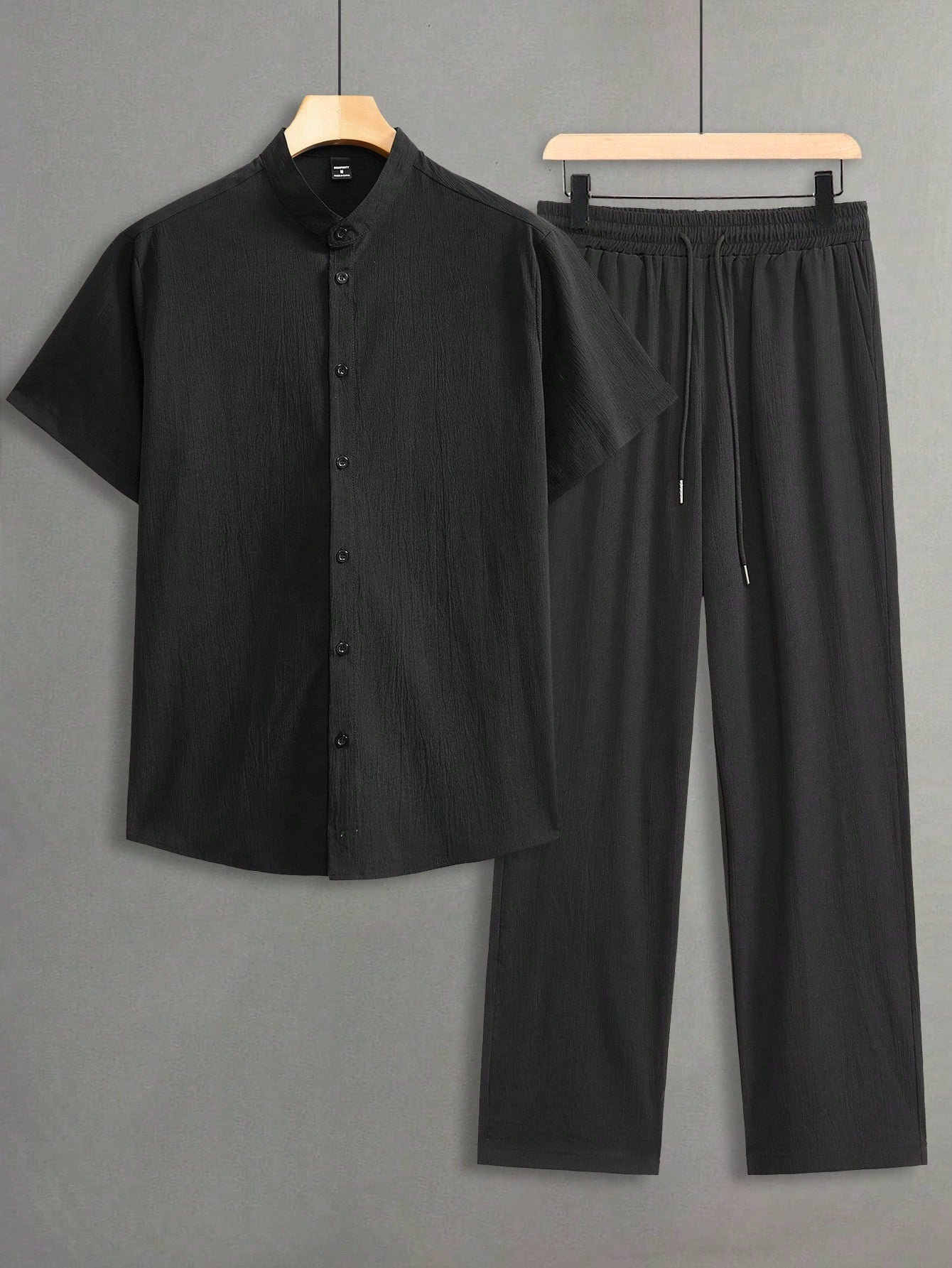 Homme 2pcs Men Casual Solid Color Textured Short Sleeve Shirt And Drawstring Waist Loose Straight-Leg Pants Set, Men Two Pieces Outfits, Men Clothes, Cozy Outfits