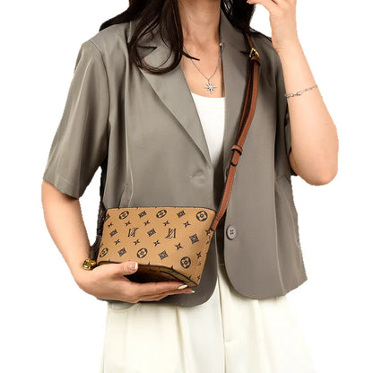 2025 new high-quality classic printed flap simple large capacity fashionable cross body bag for women yellow brown