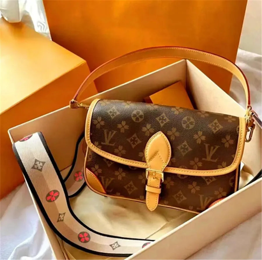 New Leathers Colorful Flower Pillow Travel Bag Women Leather Designer Speedyss classics presbyopia Shoulder Bags Crossbody handbags Totes pouch purse